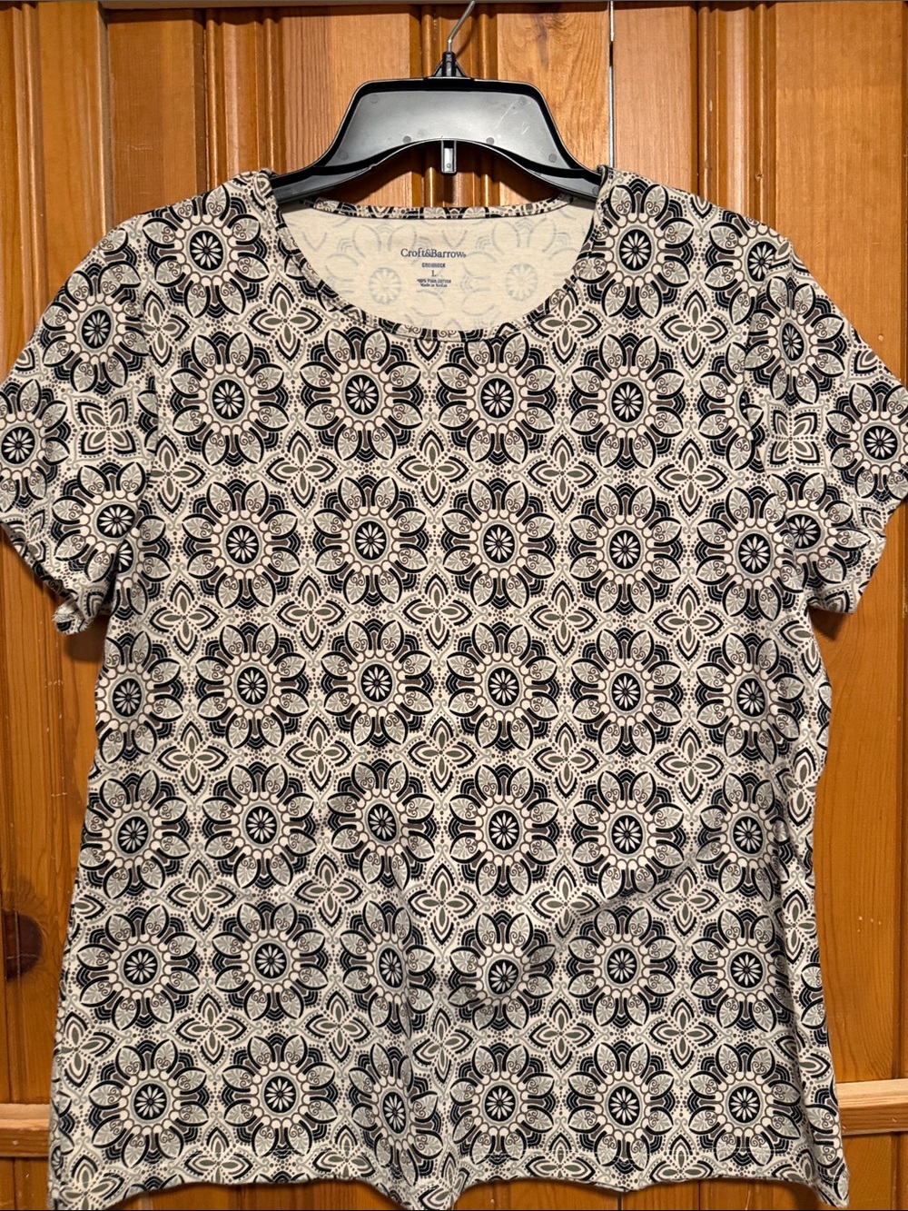 croft & barrow Black and Cream Floral Geometric Short Sleeve Top